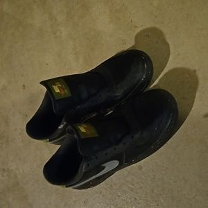 Shoe